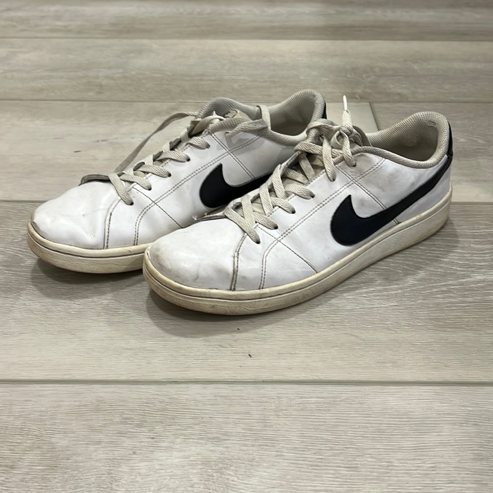 Nike Court Royale 2 Sneakers